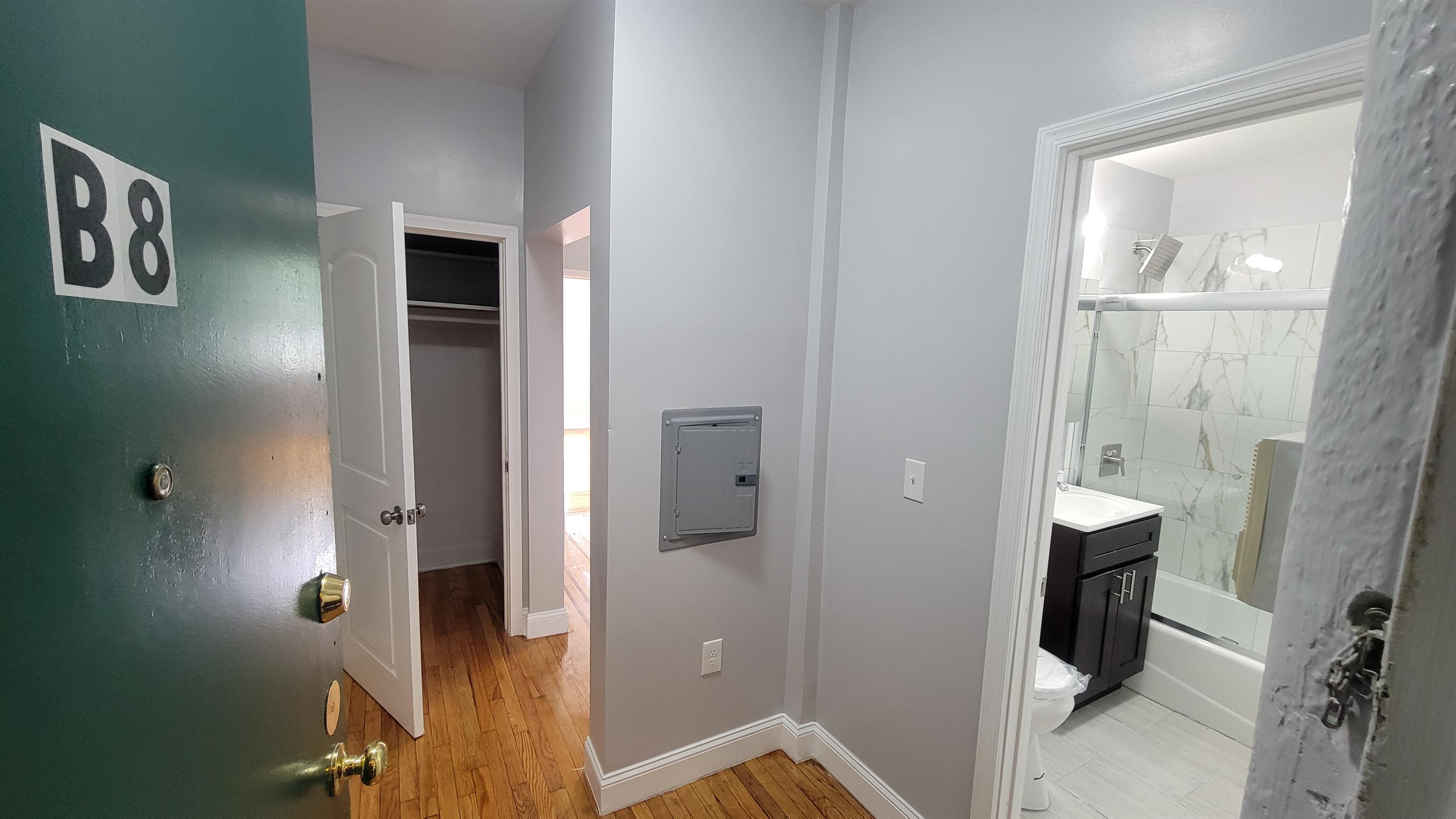 5907 Boulevard East, Apt B8